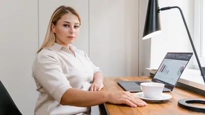 Cómo crear tu curso online con IA: stack y precios reales