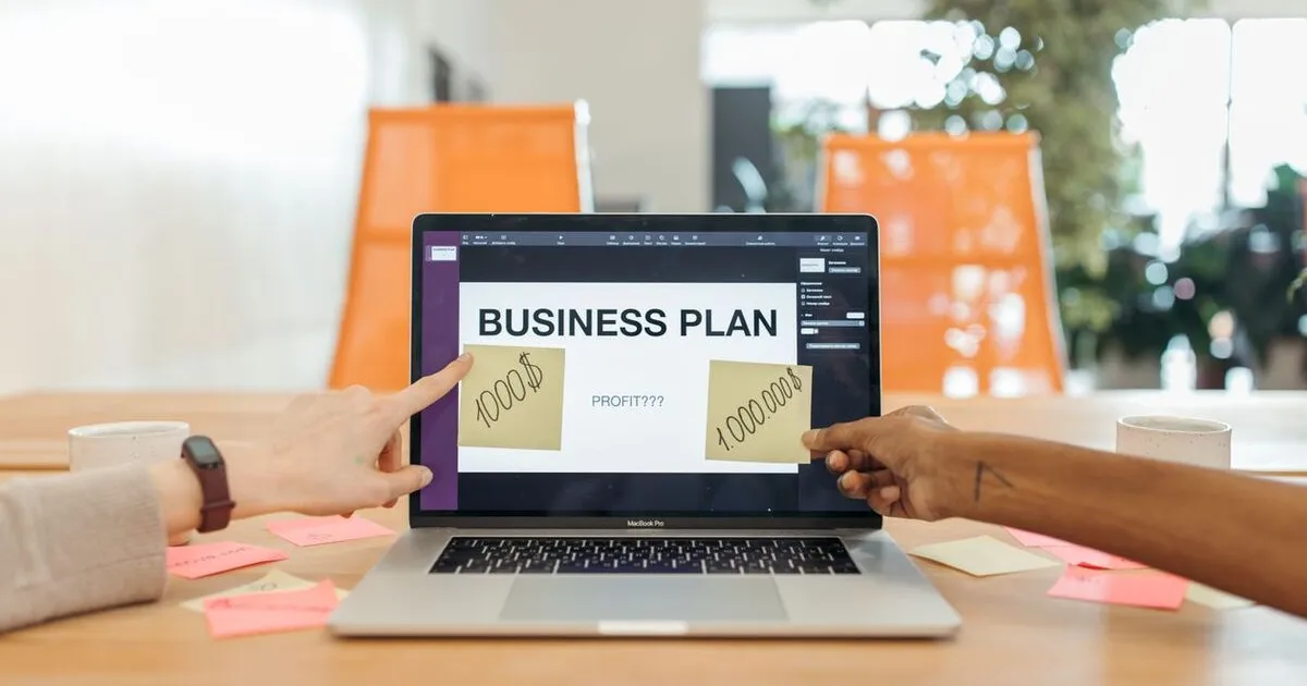 Cómo lanzar un infoproducto: estrategia paso a paso